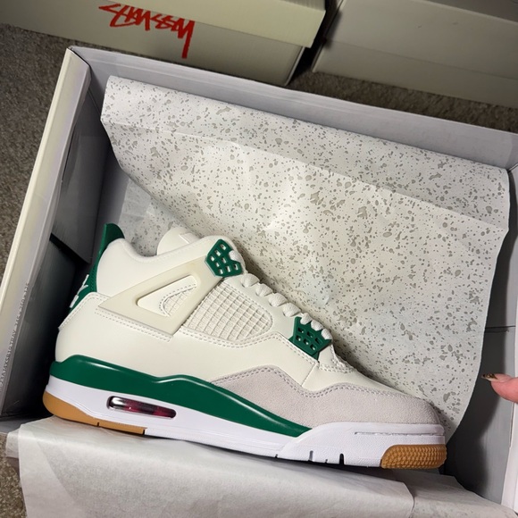 Nike SB Jordan 4s